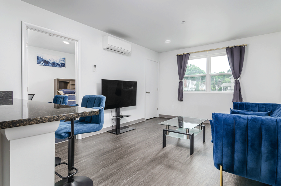 Deluxe 1 Bed / Home Office / 2 Bath apartment floorplan deluxe layout Grand Monarch